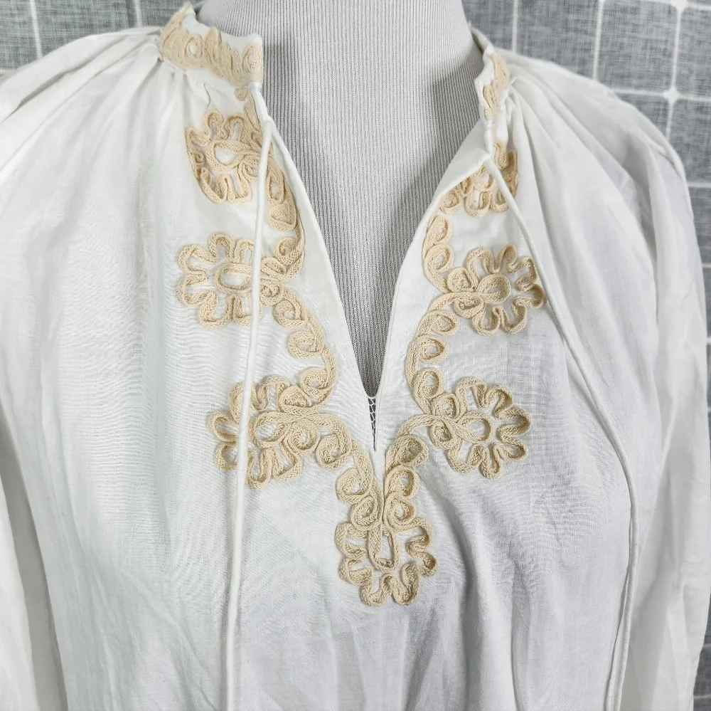 Bella Tu Embroidered Dress - Picture 2 of 7